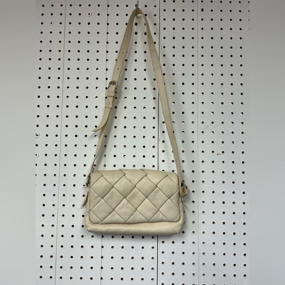 & Other Stories Elegant Cream Quilted Shoulder Bag - Picture 1 of 7